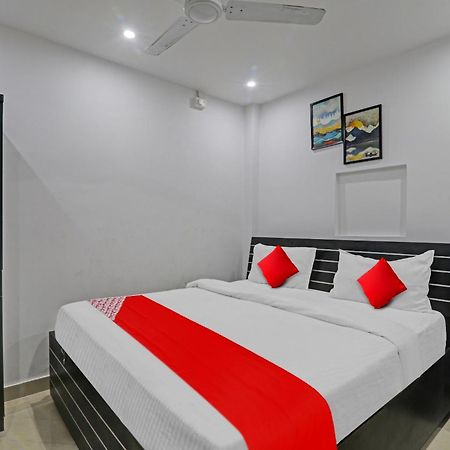 Oyo Flagship 81064 Chaudhary In Hotel Gorakhpur Kültér fotó