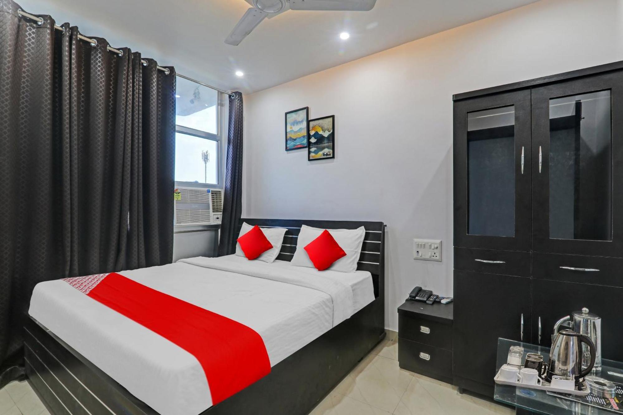 Oyo Flagship 81064 Chaudhary In Hotel Gorakhpur Kültér fotó