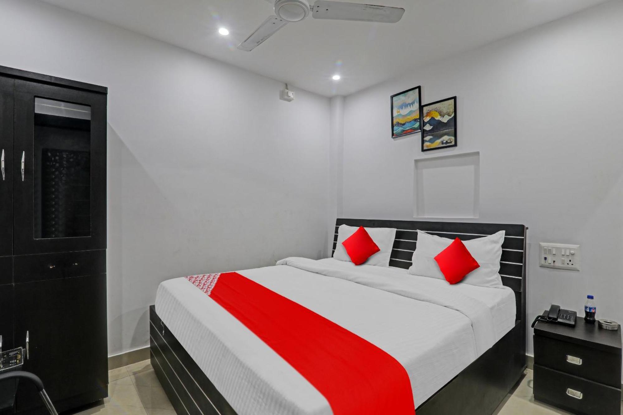Oyo Flagship 81064 Chaudhary In Hotel Gorakhpur Kültér fotó