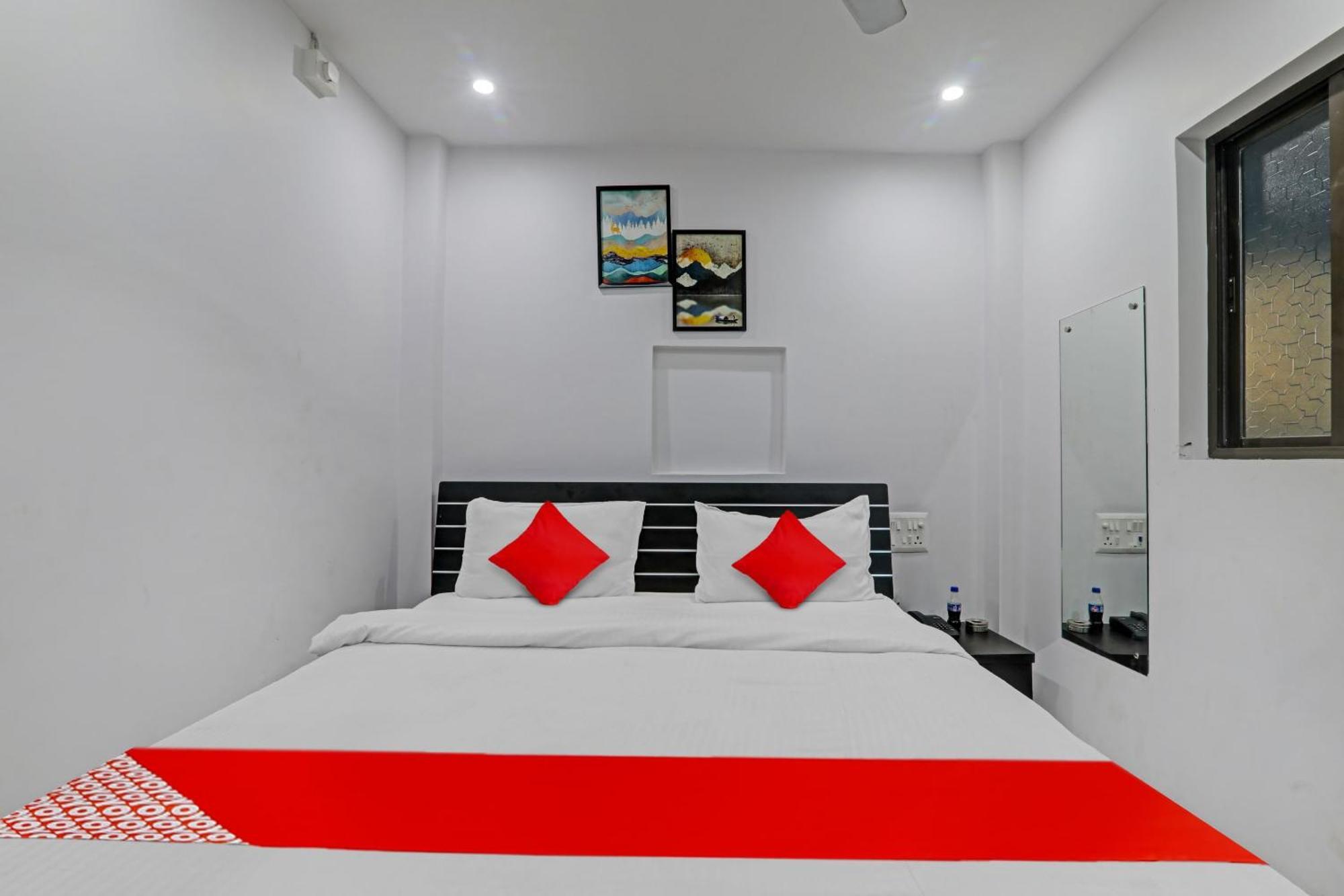 Oyo Flagship 81064 Chaudhary In Hotel Gorakhpur Kültér fotó