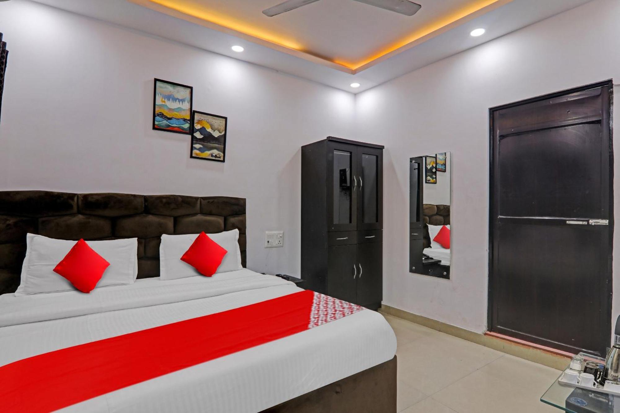 Oyo Flagship 81064 Chaudhary In Hotel Gorakhpur Kültér fotó